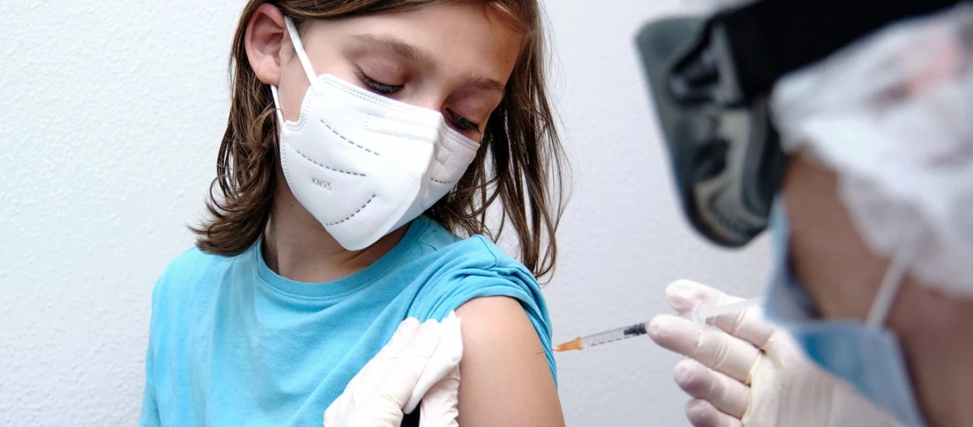 Ε.Μανωλόπουλος: «Στο τέλος του καλοκαιριού οι αποφάσεις για εμβολιασμό των παιδιών 12-15 ετών»